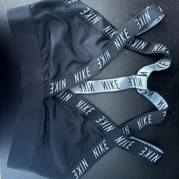 Nike Sports Bra - Picture 1 of 2